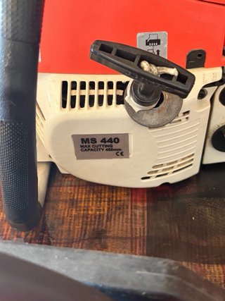 2 Motosierras Husqvarna 300€ ducati 350 €