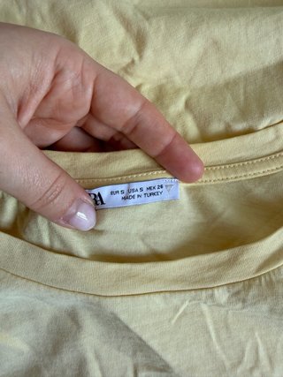 Camiseta Zara volantes amarilla