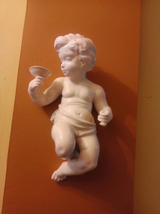 Ángel de cerámica blanca fina