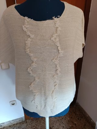 Camiseta Zendra Beige con hilos dorados