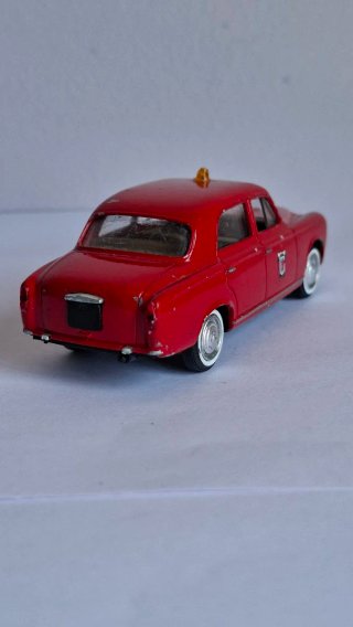 Peugeot 406 año 1964 escala 1:43