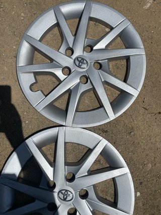 4 tapacubos Toyota originales 16” Prius/Auris/Coro