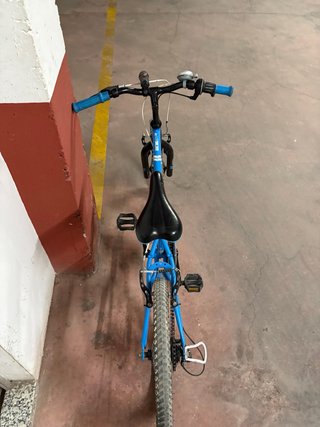 Bicicleta infantil azul B'TWIN
