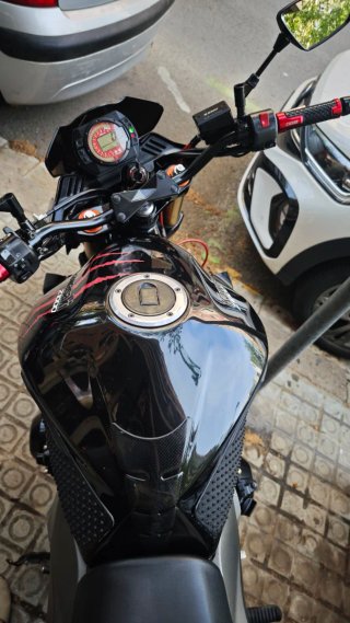 Kawasaki Z1000 Negra