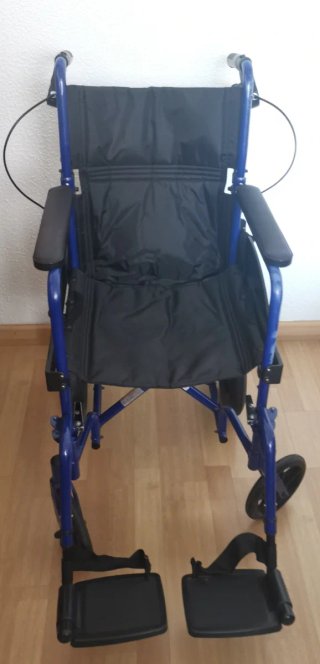 Silla de ruedas con cojín antiescaras Usada