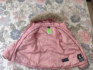 Abrigo de plumas, talla 10, color Rosa.