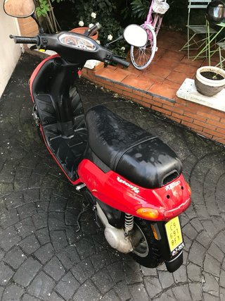 Piaggio Typhoon 50 Scooter Roja