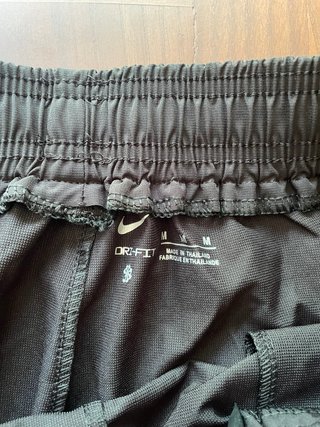 Pantalón corto Nike Negro y Amarillo