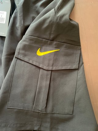 Pantalón corto Nike Negro y Amarillo