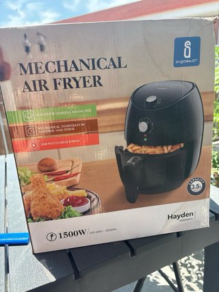 Freidora de aire mecánica negra