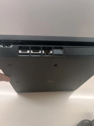Consola PS4 (PlayStation 4) Roja y Negra