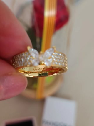 Anillo Pandora Mariposa Brillante Dorado
