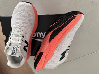 New Balance Fuelcell Propel. Talla 41,5
