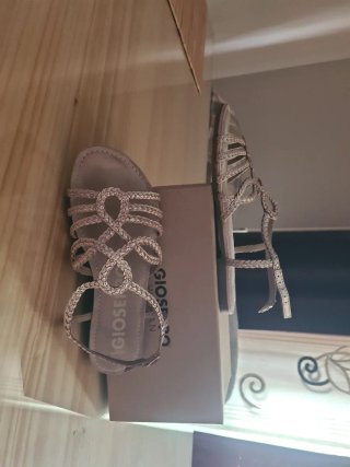 Sandalias Gioseppo planas tiras trenzadas