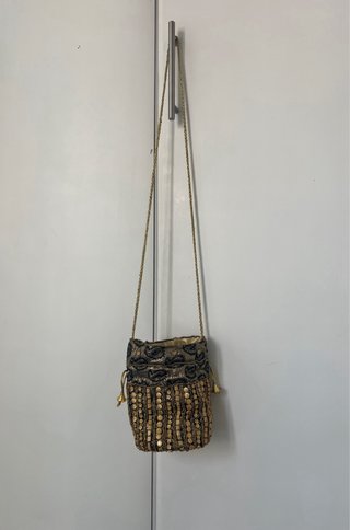 Bolso fiesta bordado dorado y negro