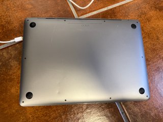 MacBook Air 13 M1 8gb, 256gb, pantalla rota, LEER!
