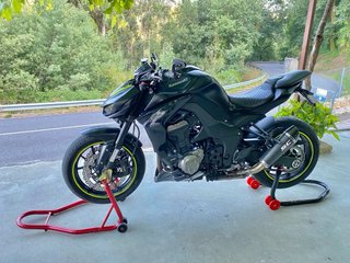 Kawasaki Z1000