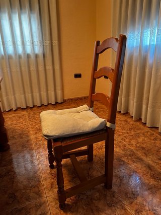 Mesa de comedor madera maciza con 4 sillas