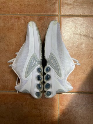 Nike Air Max seminuevas gris y blanco