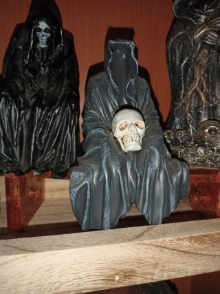 Set di 5 statue decorative teschi di Life Way, accendino e portasigari