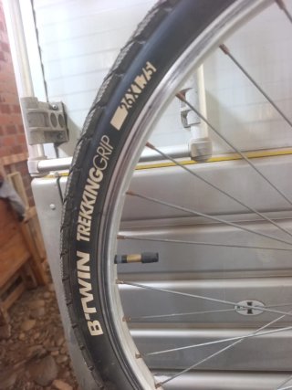 Bicicleta de paseo Btwin Trekking