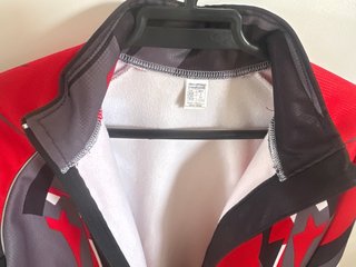 Chaqueta ciclista Btwin roja y negra