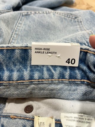 Vaqueros rotos. Azules. Zara.