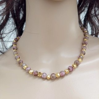 Collana porcellana e pietra lavica dorata