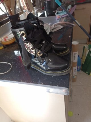 Botines charol mujer negros