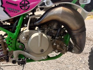 Kawasaki KX 65 Motocross Verde/Rosa hecha entera