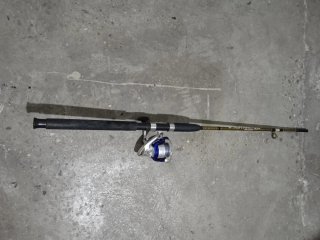 Caña y carrete de pesca EVIA ASTRAL 210.