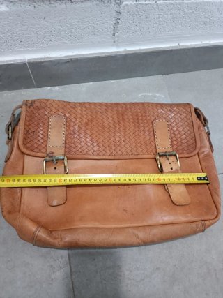Maletín bandolera grande de cuero
