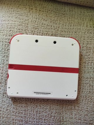 Nintendo 2DS + Custodia Rossa + 4 Giochi