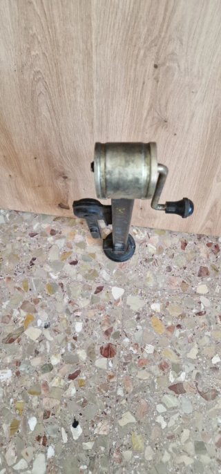 Gato de coche antiguo