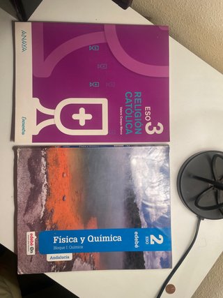 Libro de religión católica y física y quimica
