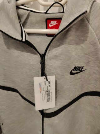 Chaqueta Nike Gris con cremallera