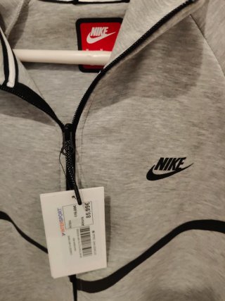 Chaqueta Nike Gris con cremallera