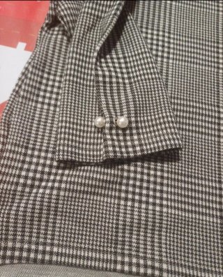 Blusa Cuadros Perlas Manga Larga