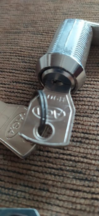 Cerradura de lengüeta con 2 llaves