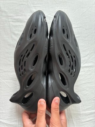 Yeezy Foam Runner Negro
