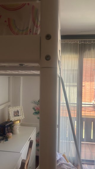 Cama alta metálica blanca