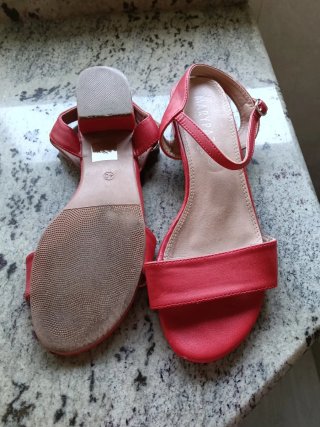 Sandalias tacón bajo Marypaz rojas talla 40