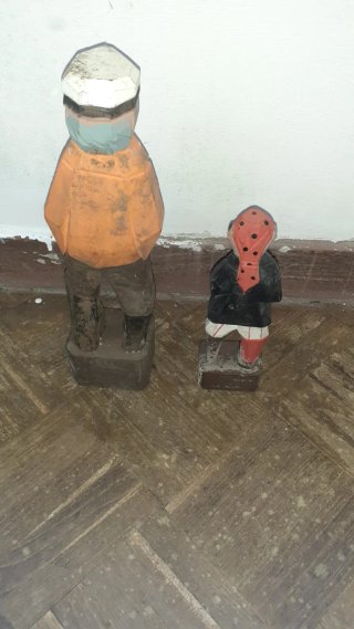 Lote 2  figuras madera tallada tematica marinera
