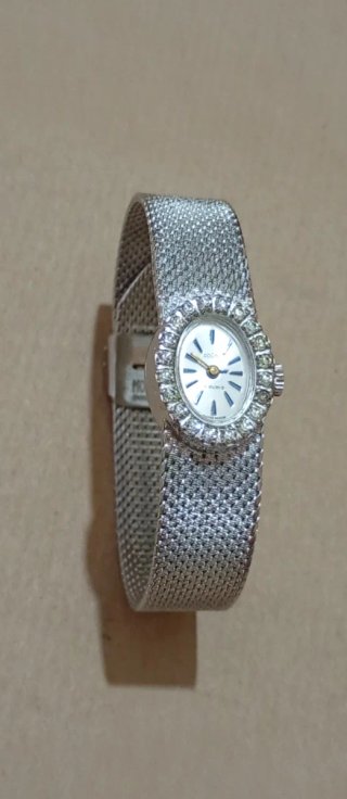 Reloj Dogma Cuerda Mujer Plata