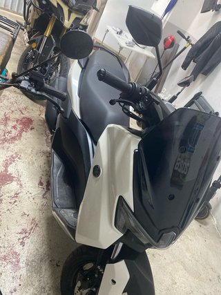 Yamaha NMAX 125cc Scooter Automática