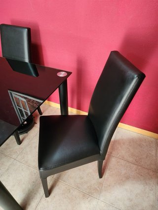 Mesa Comedor Cristal Negra + 4 Sillas
