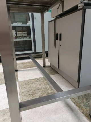 Mesa de consulta veterinaria de acero inoxidable