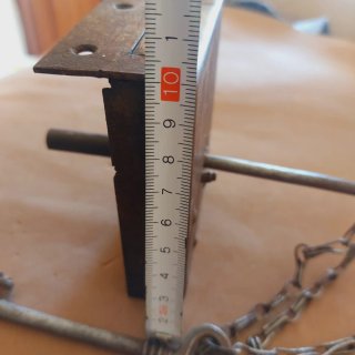 Llaves y cerradura antiguas de hierro forjado