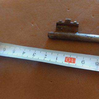 Llaves y cerradura antiguas de hierro forjado