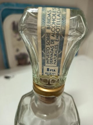 Botella antigua whisky Doble V